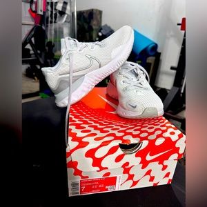 Semi new Nike renew run